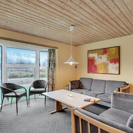 5 Bedroom Pet Friendly In Holiday home