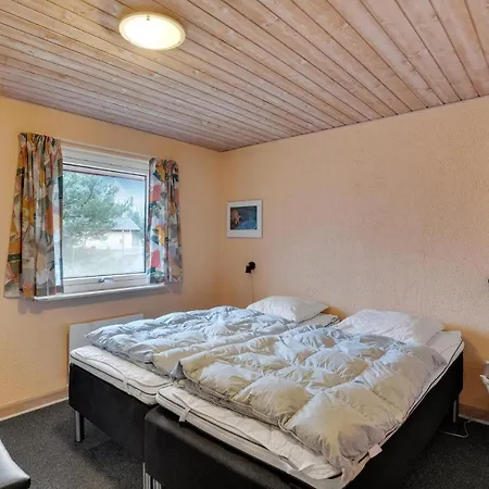 5 Bedroom Pet Friendly In
