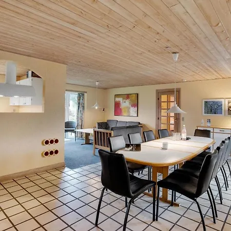 5 Bedroom Pet Friendly In Oksbøl