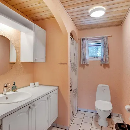5 Bedroom Pet Friendly In