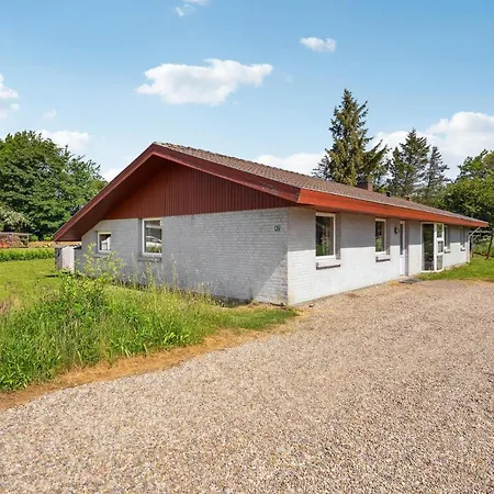 5 Bedroom Pet Friendly In *